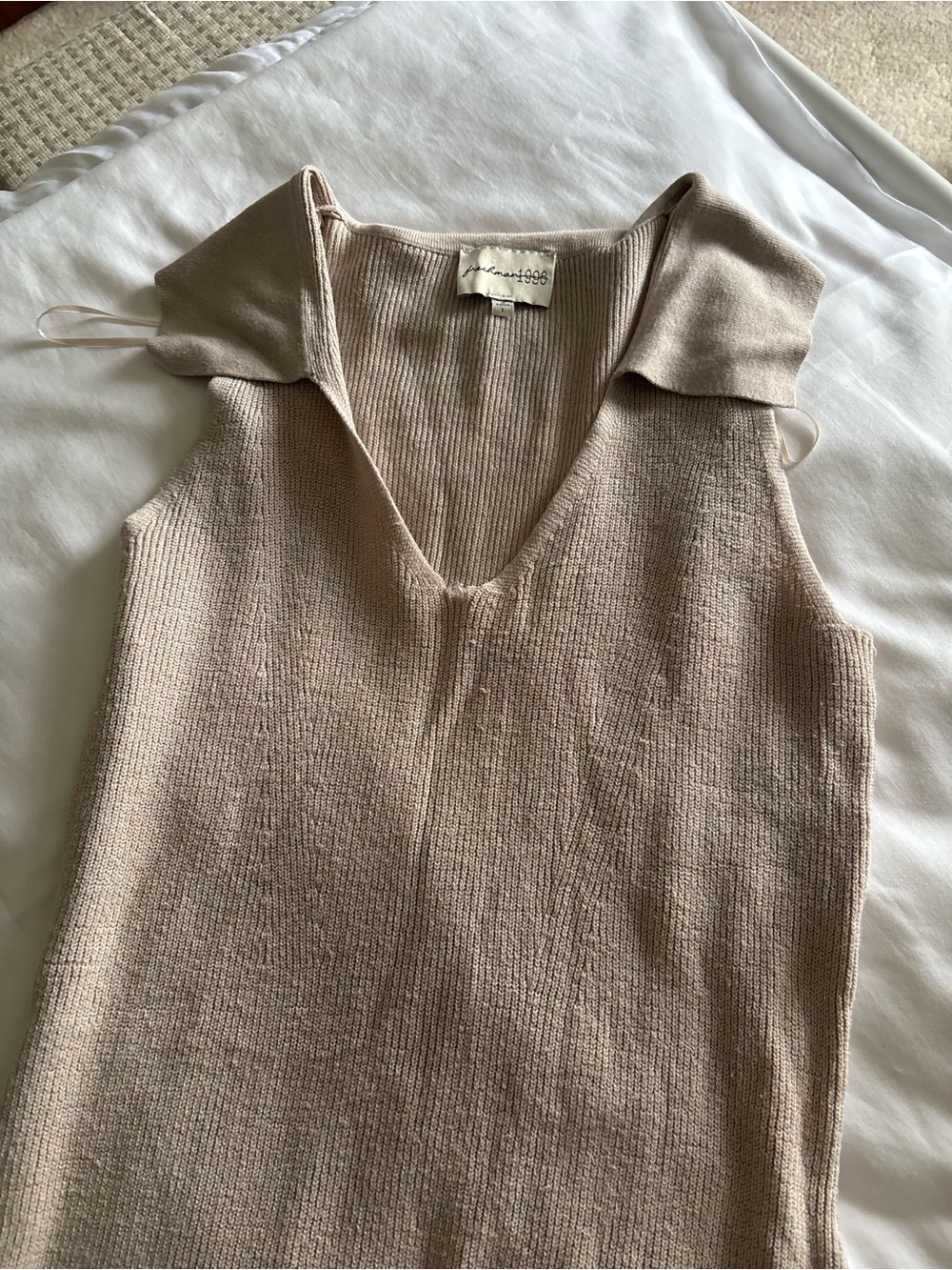 Freshman Sleeveless V-Neck Knit Dress in Light Taupe